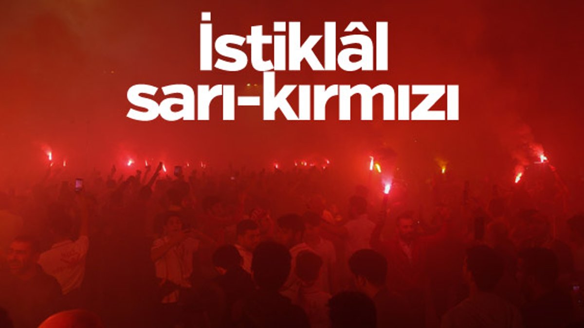 Galatasaray taraftarları İstanbul'da şampiyonluğu kutladı