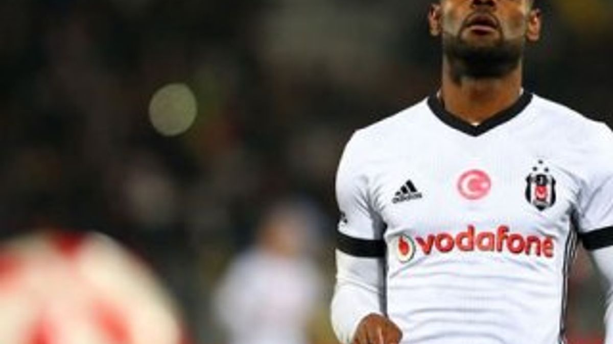 Taraftara orta parmak gösteren Love satılıyor
