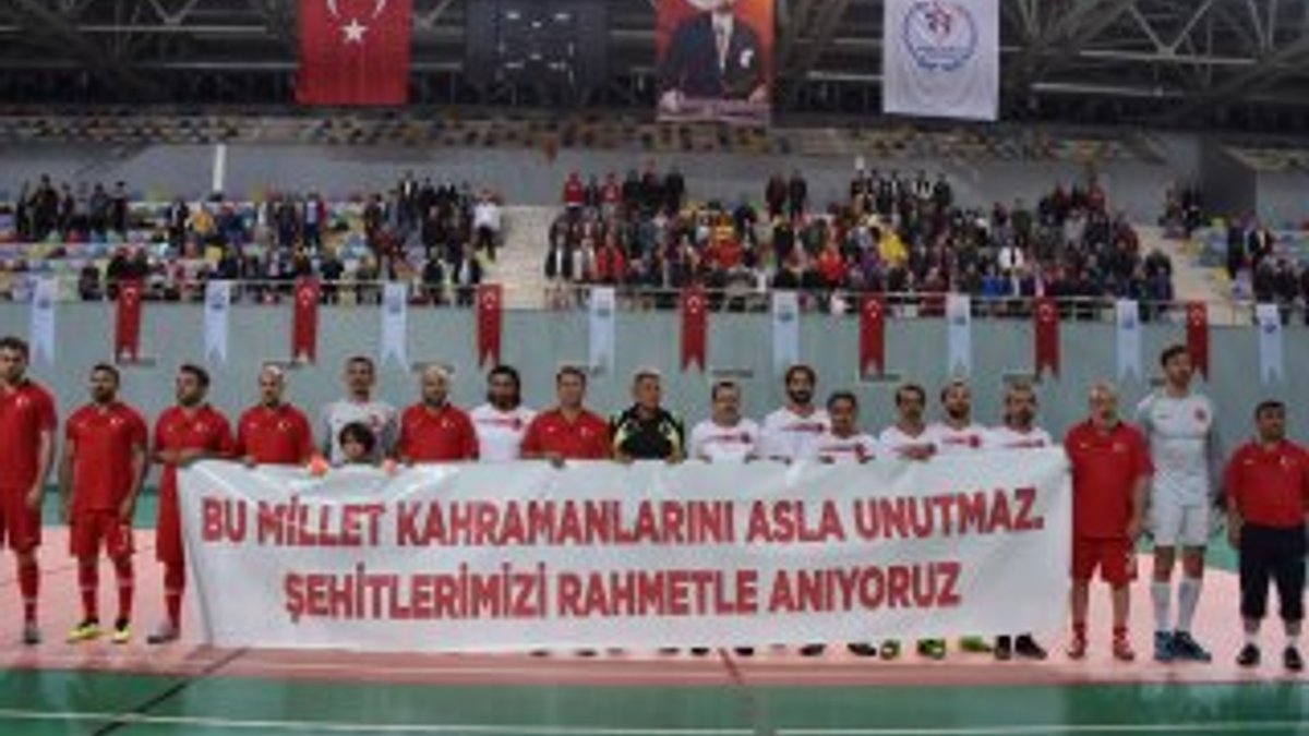 Trabzon'da Şöhretler ve Efsaneler Futbol Turnuvası