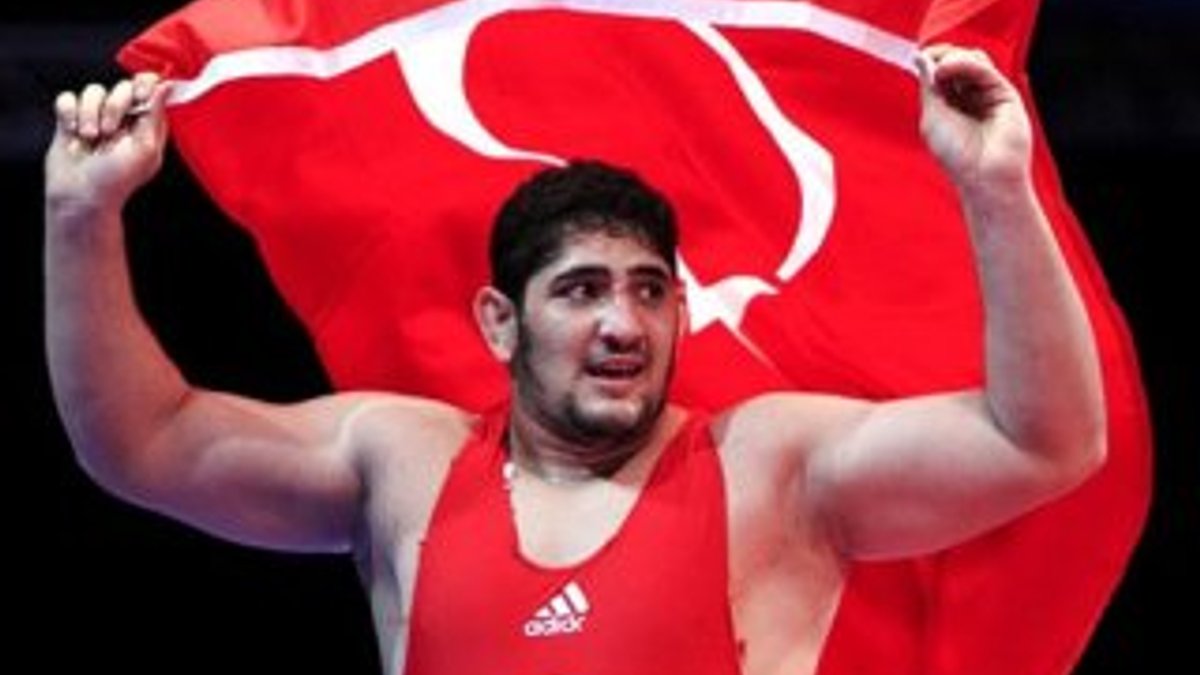 Genç güreşçi Osman Yıldırım Dünya Şampiyonası'nda finalde