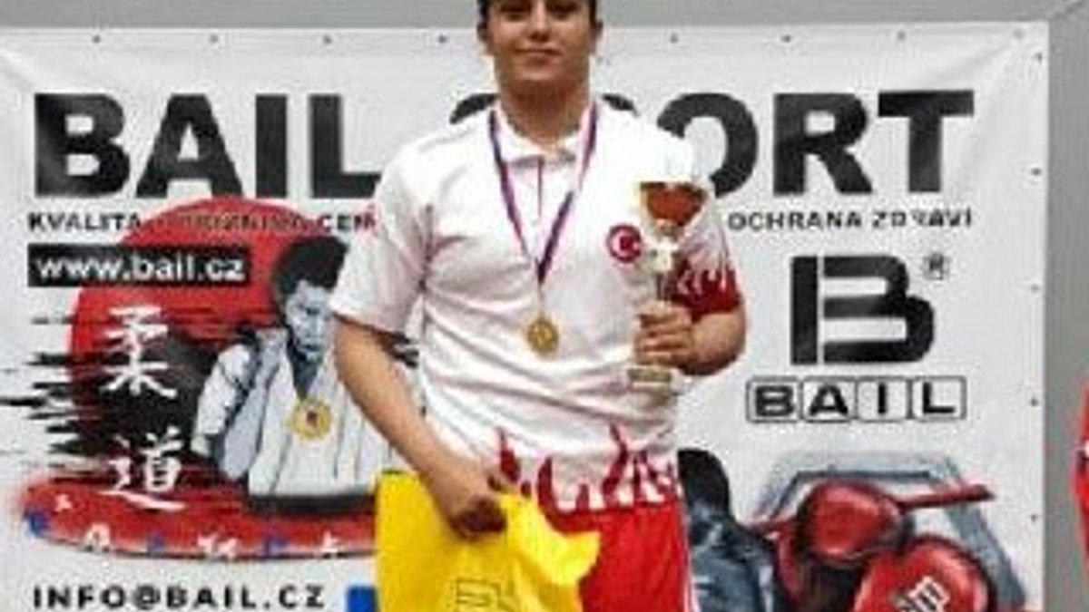 Milli boksör Busenaz'dan Çekya'da altın madalya