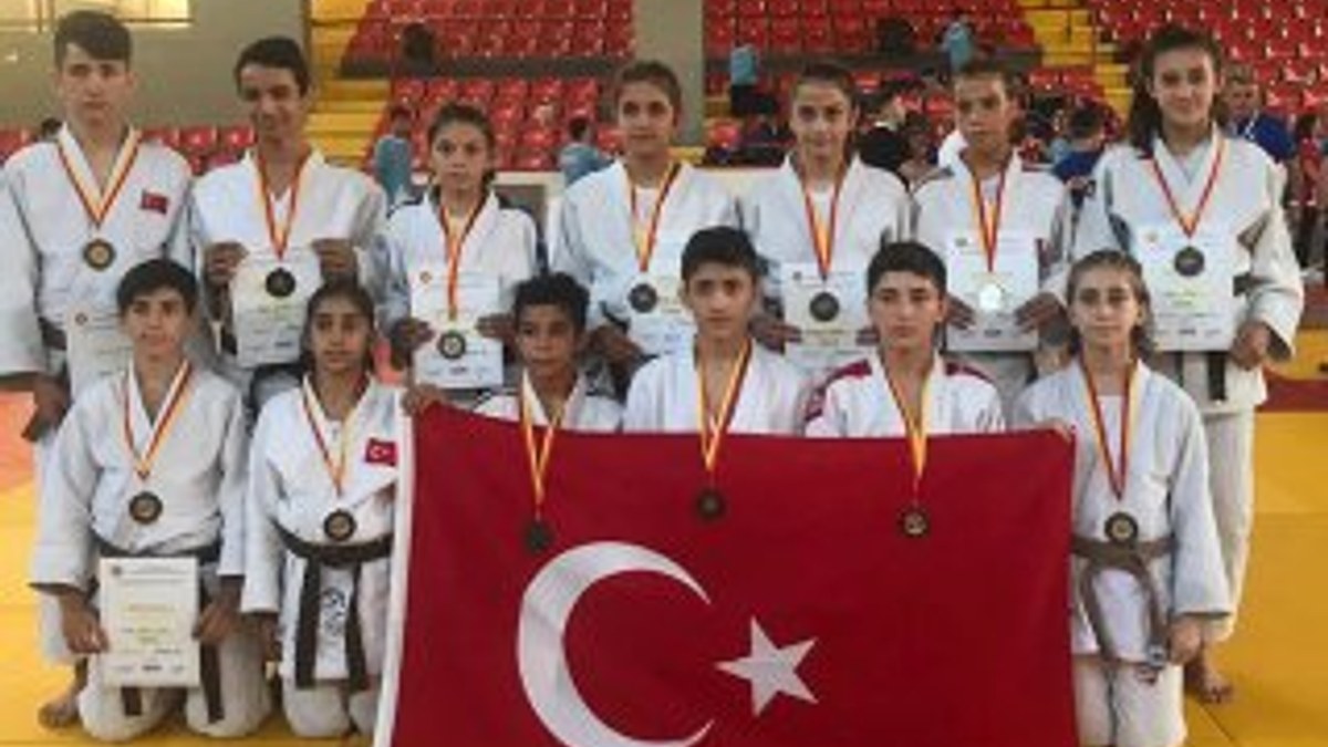 Yıldız judoculardan Kuzey Makedonya'da 12 madalya