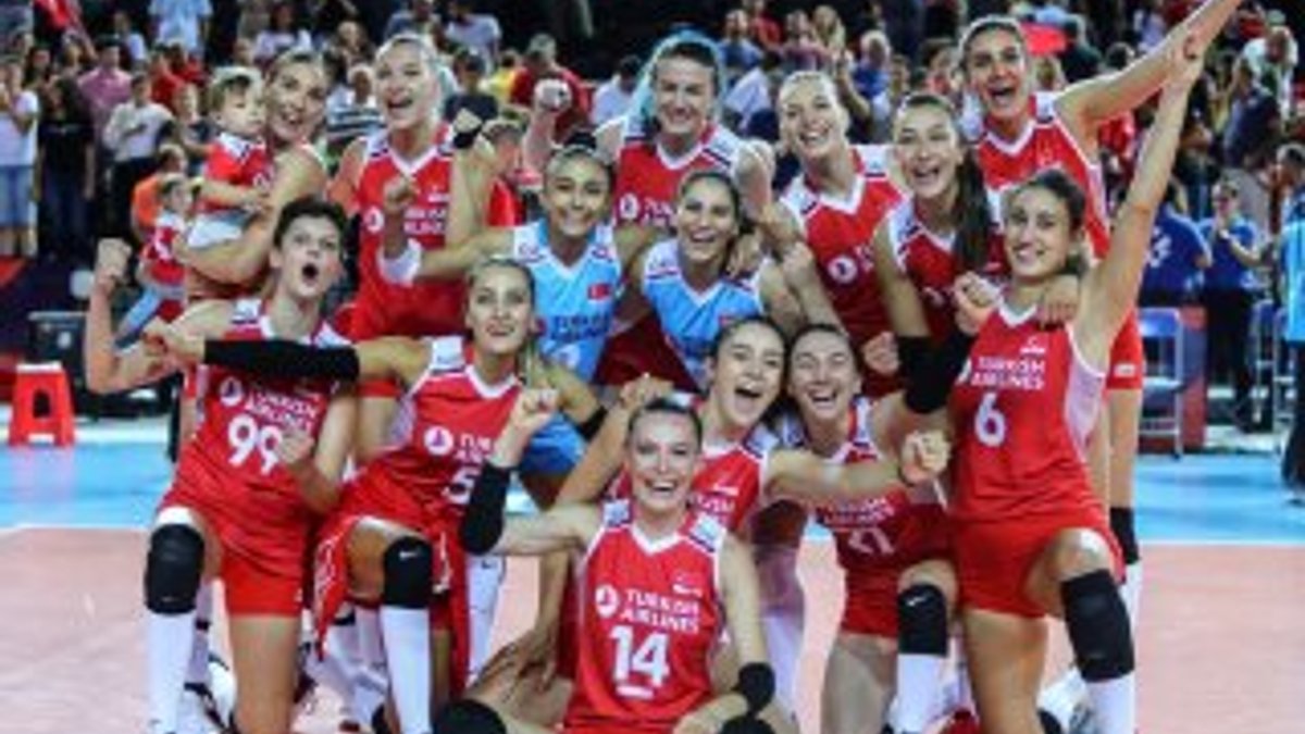 Kadın voleybol milli takımı Avrupa'da çeyrek finalde