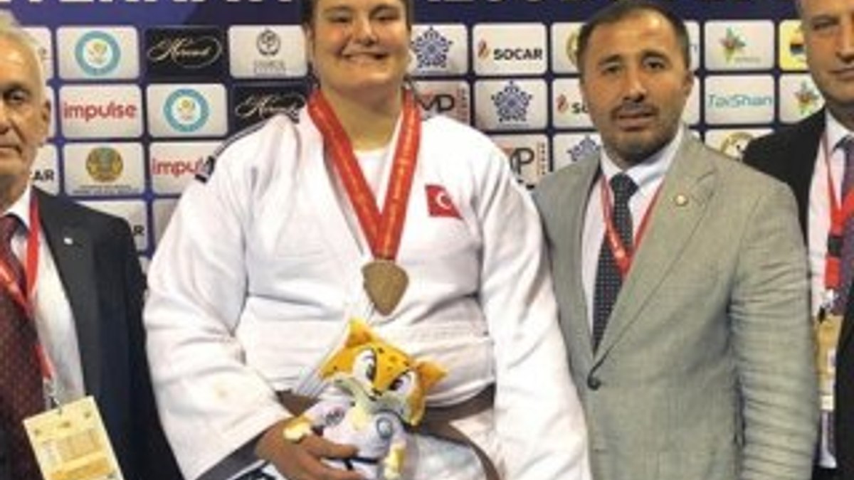 Hilal Öztürk, judoda dünya üçüncüsü oldu