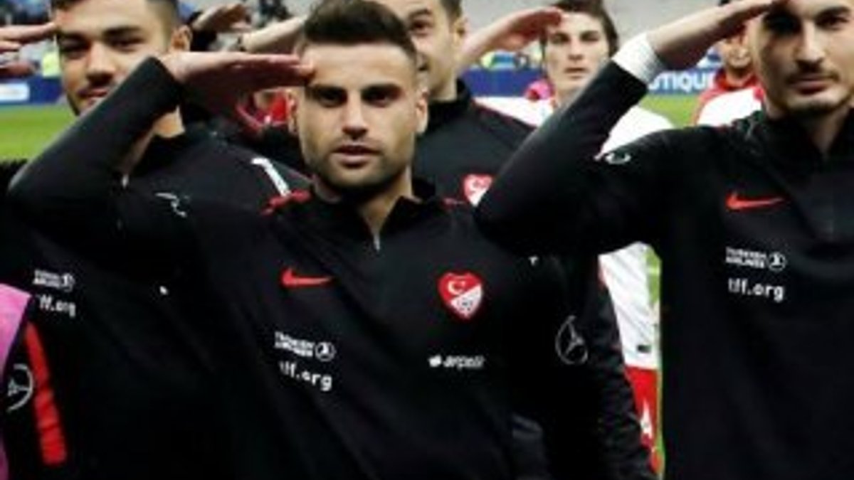 Schalke 04: Ozan'ın asker selamı vermesini istemiyoruz