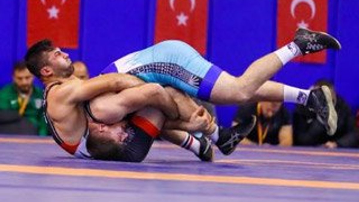 Türkiye Serbest Güreş Şampiyonası'nda ilk şampiyonlar