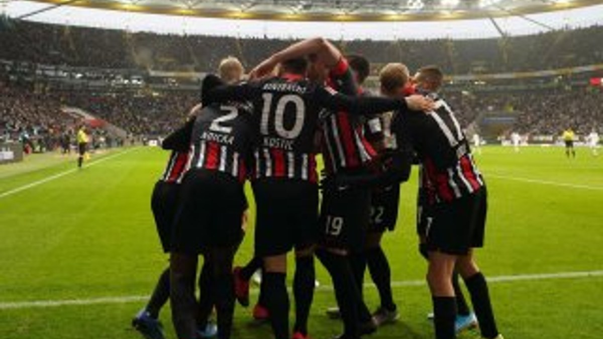 Salzburg - Eintracht Frankfurt maçı ertelendi