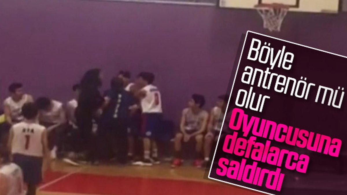 Gençler basketbol maçında antrenör, oyuncusuna saldırdı