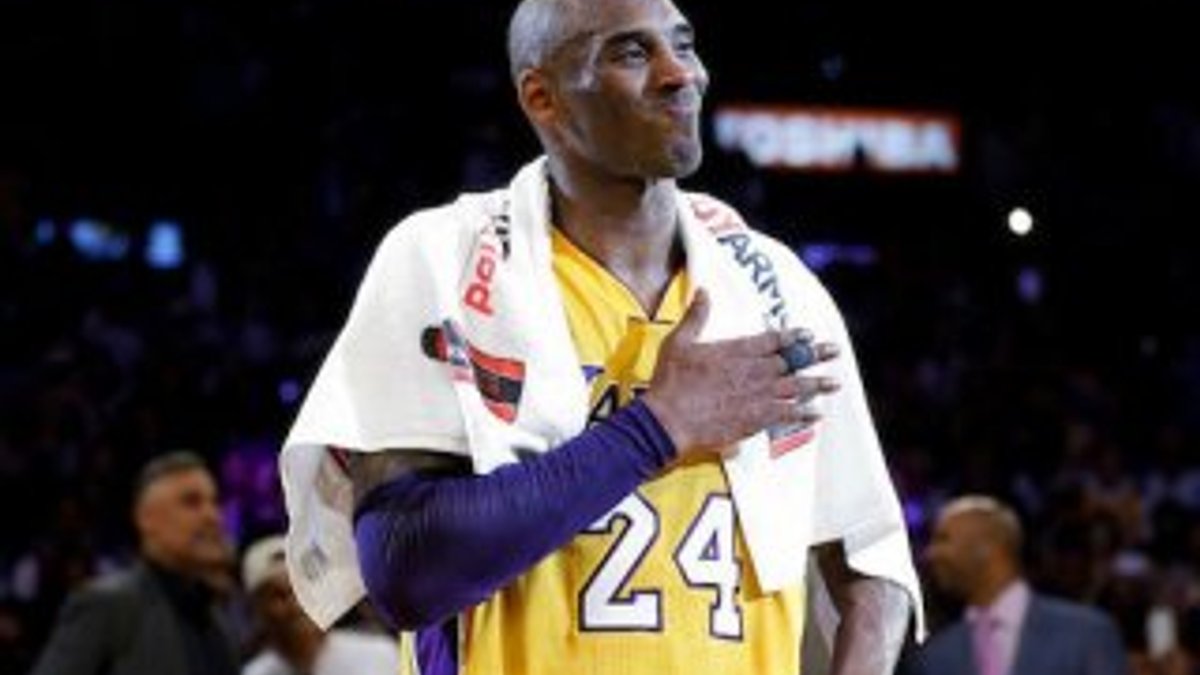 Kobe Bryant'ın son kullandığı havlu 30 bin dolara satıldı