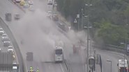 İstanbul'da midibüsten alevler yükseldi: Yol araç trafiğine kapatıldı
