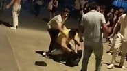 Antalya'da iki kişi arasında kavga çıktı: Yumruklar havada uçuştu