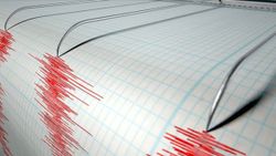 İzmir'de 4.3 büyüklüğünde deprem