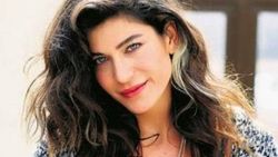 Berrak Tüzünataç: Sadece göğüslerimde estetik var