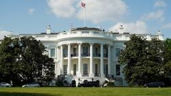Washington hava sahasında izinsiz uçak paniğe neden oldu