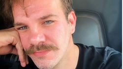 Tolga Karel, Amerika'daki hayat pahalılığından şikayetçi