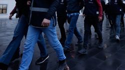 İzmir merkezli FETÖ operasyonu: 84 gözaltı kararı