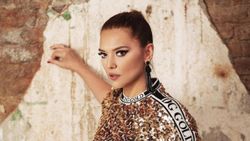 Demet Akalın sözünü tuttu