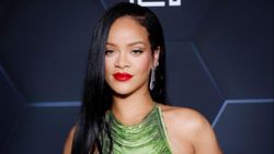 Rihanna aldatıldı