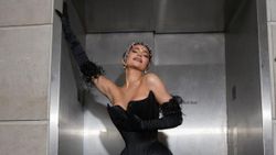 Kylie Jenner oğlunu paylaştı