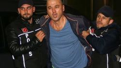 Papağana şiddet uygulayan yarışmacıya para cezası