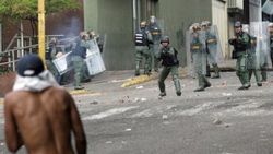 ABD Dışişleri Bakanlığı: Venezuela'yı terk edin