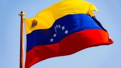 Venezuela, Kolombiya sınırını kapatıyor