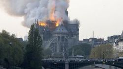 Ukrayna’dan Notre Dame için yardım