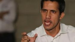 Kolombiyalı kaçakçılarla poz veren Guaido'ya soruşturma
