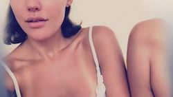 Meryem Uzerli dünyaya açılıyor