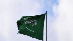 Suudi Arabistan'da iki bakan görevden alındı