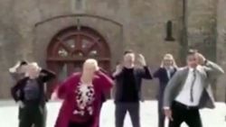 Norveçli bakanlardan Anayasa Günü'ne danslı kutlama