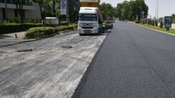 Bursa’da 7 gün 24 saat asfalt mesaisi