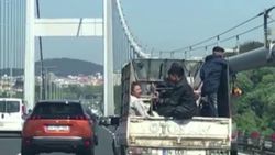 FSM Köprüsü'nde çocukların tehlikeli yolculuğu