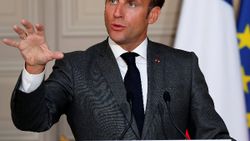 Koronavirüs, Macron'un popülaritesini düşürdü
