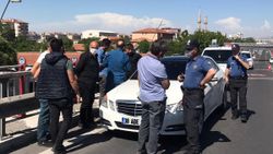 Kayseri'de kaza yaptırdıkları sürücünün parasını çaldılar