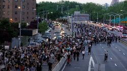 New York'ta sokağa çıkma yasağı kaldırıldı