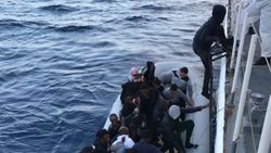 Ayvacık Babakale açıklarında 36 göçmen kurtarıldı
