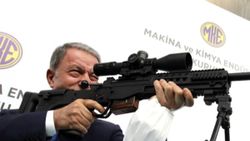 Bakan Akar, çeşitli incelemelerde bulundu