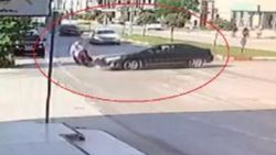 Bursa'da motosikletle otomobil çarpıştı