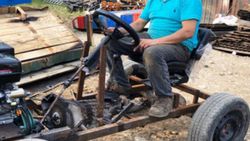 Sakarya'da jeneratör motoruyla tarım aracı yaptı