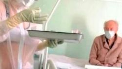 Rusya’da bikinili hemşireye yeni meslek edindi