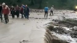 İznik'te sel sonrası dereler taştı