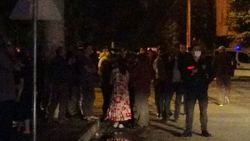 Bursa'da çıkan yangında sosyal mesafeye uymadılar