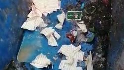 Üsküdar'da bir kişi Kur'an'ı yırtıp sokağa attı
