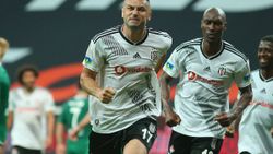 Burak Yılmaz golleriyle Beşiktaş'ı sırtladı