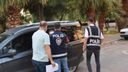 İzmir'de genç kızı darp eden şahıs yakalandı