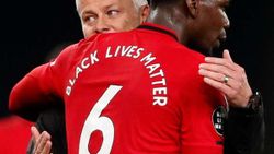 Neville: M. United şampiyonlukta tekrar söz sahibi olacak