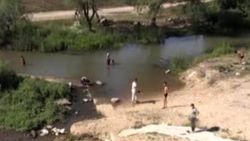 Kırklareli'nde serinlemek isteyen çocuklar dereye koştu