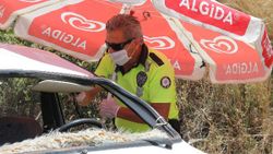 Antalya'nın sıcağı polis memurunu da vurdu
