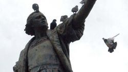 Columbus şehrindeki Kolomb heykeli kaldırıldı